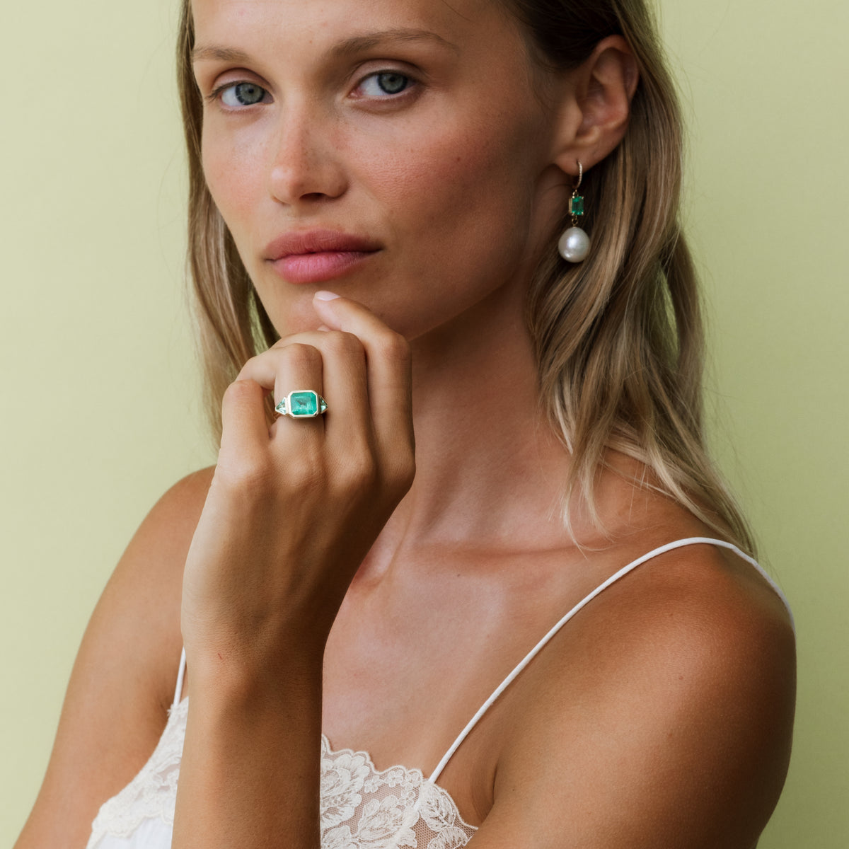 4.33tcw Emerald Three Stone Ring