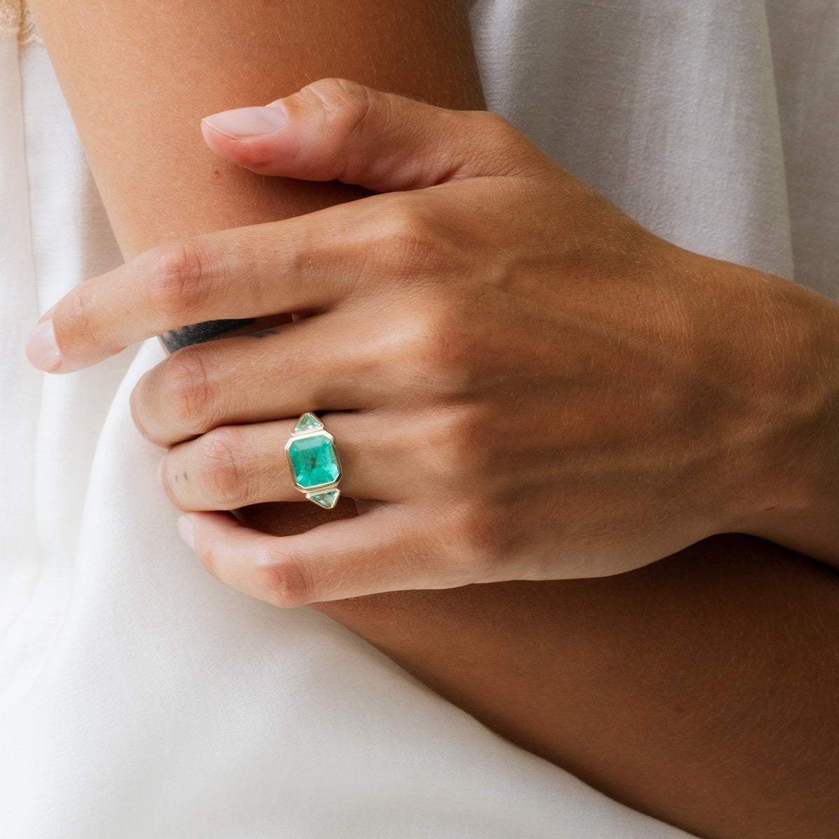 4.33tcw Emerald Three Stone Ring