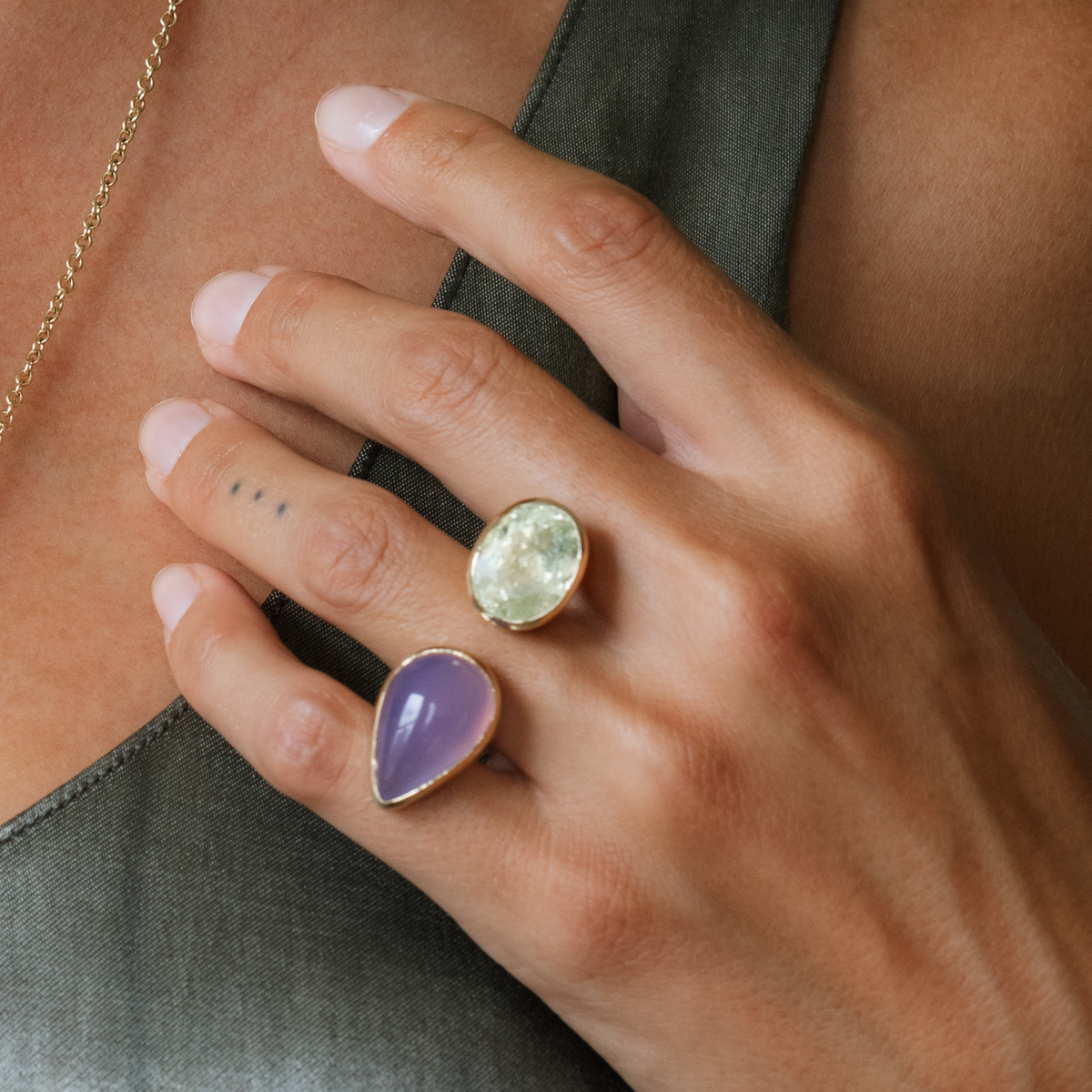 Chalcedony & Green Beryl Deux Cœurs Bezel Ring