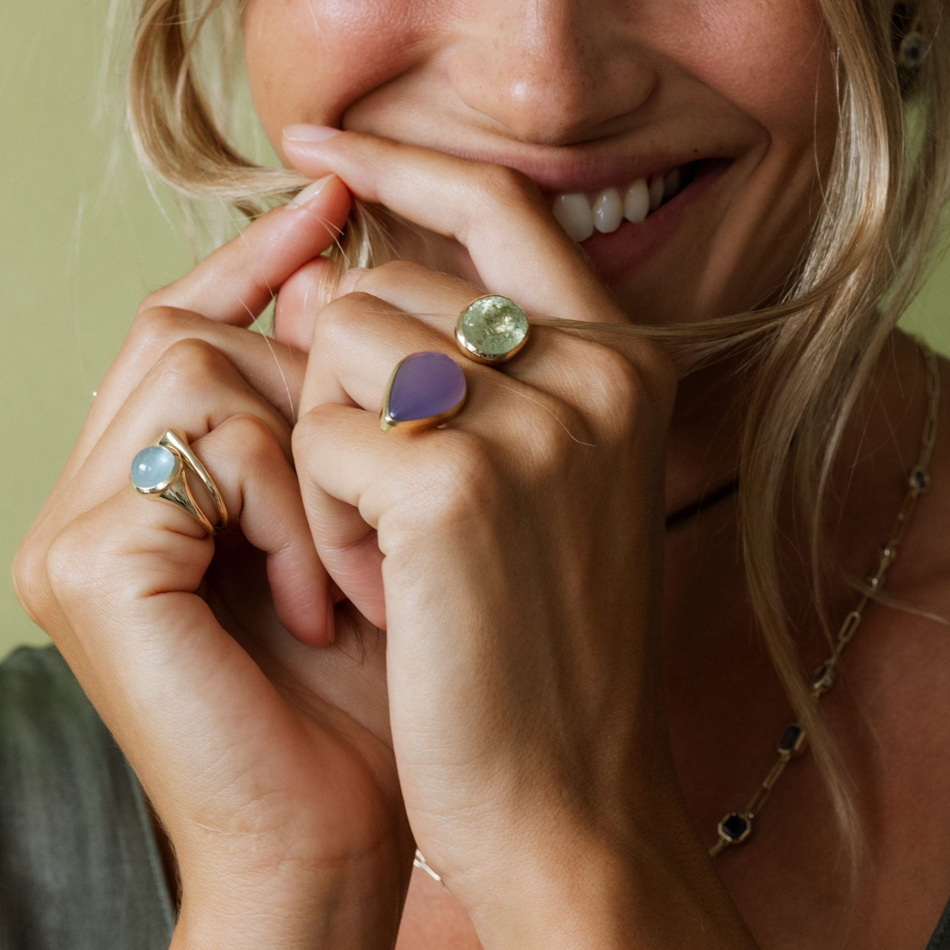 Chalcedony & Green Beryl Deux Cœurs Bezel Ring