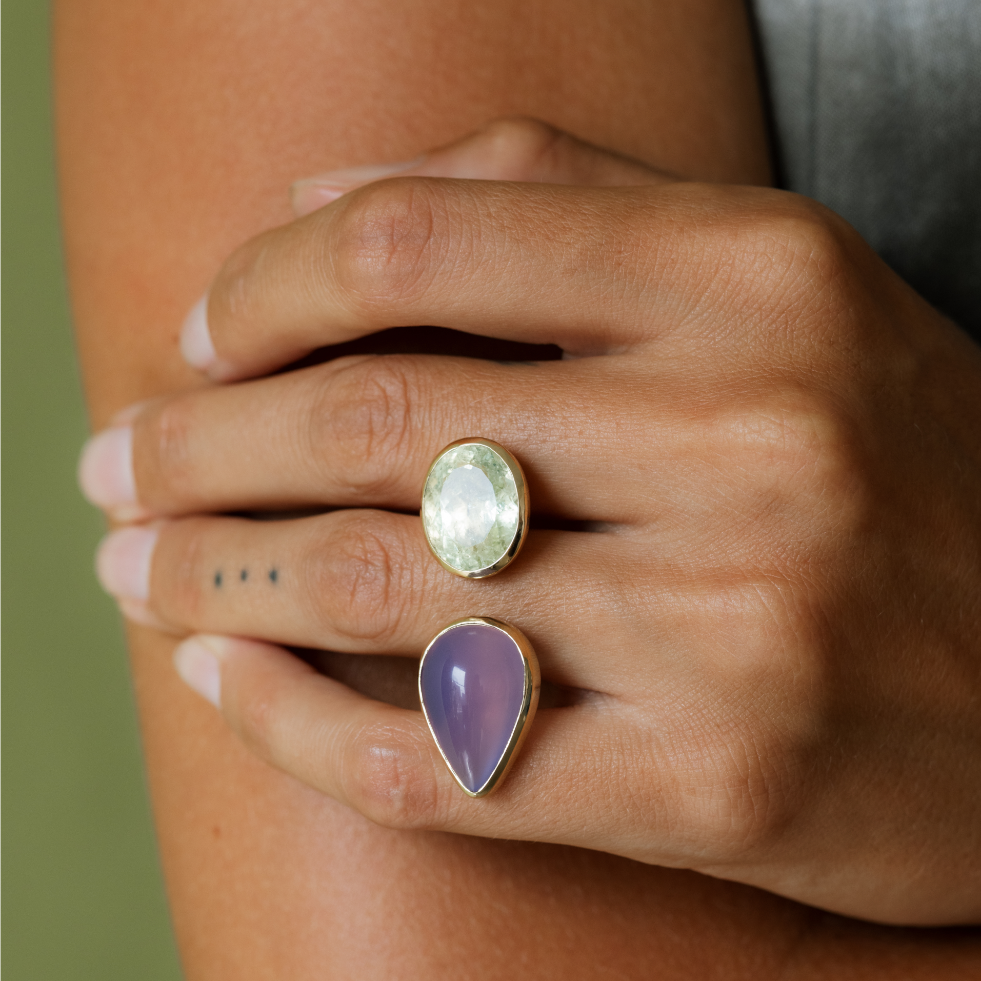 Chalcedony & Green Beryl Deux Cœurs Bezel Ring