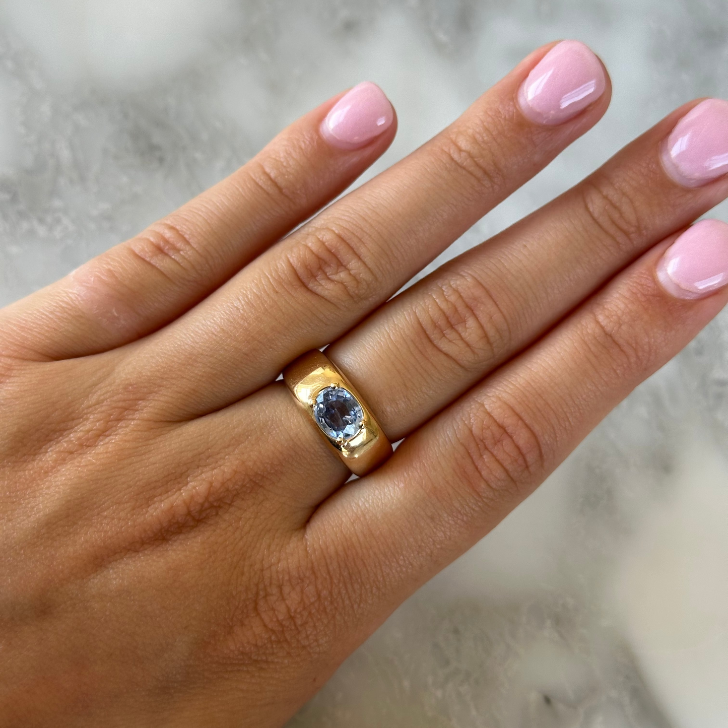 OVAL SAPPHIRE CLOUD RING