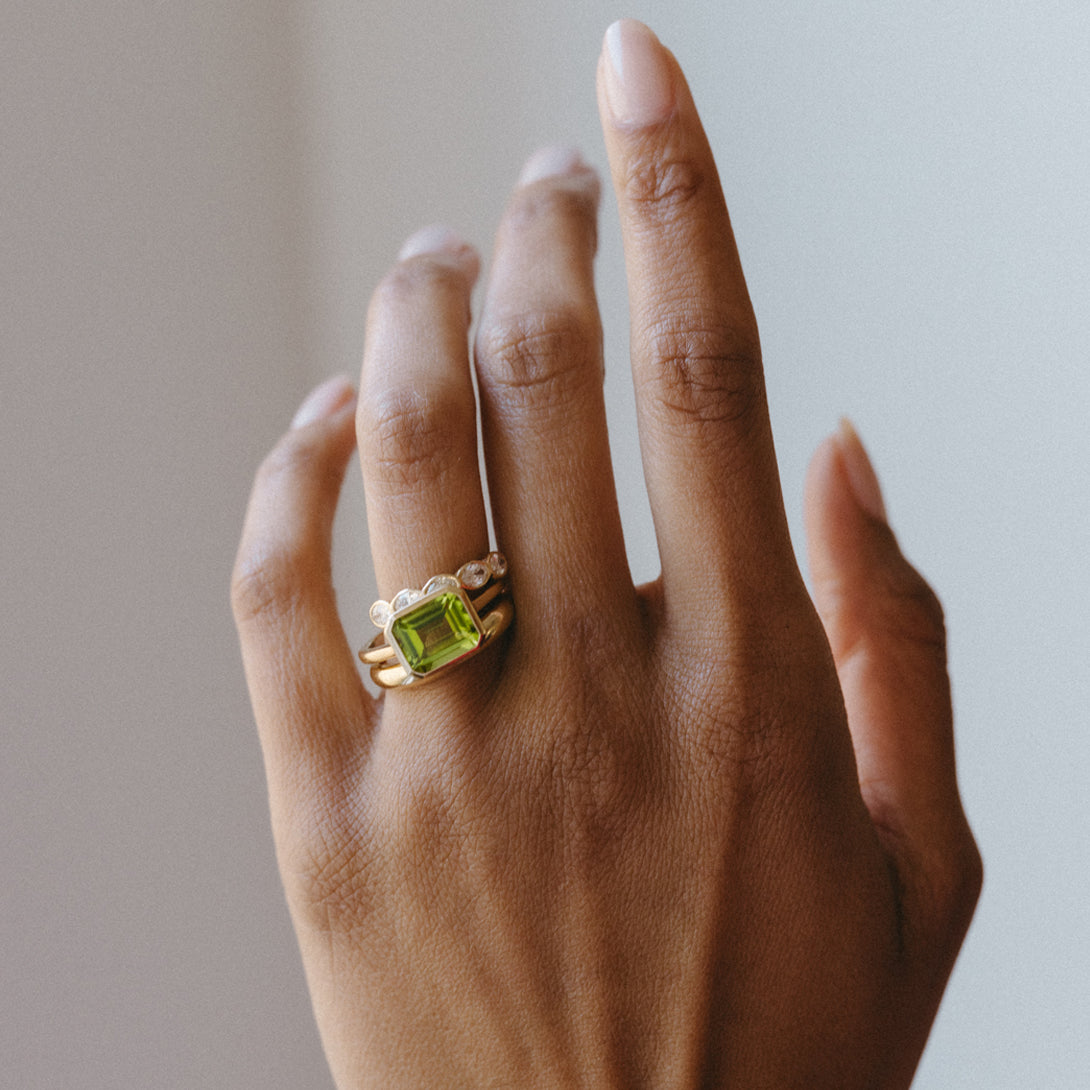 PERIDOT JULIA BIRTHSTONE RING