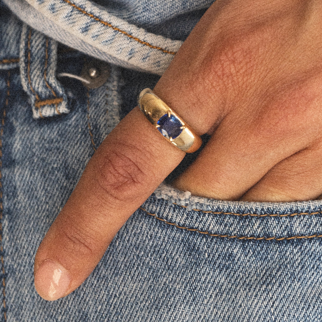 1.12ct CUSHION CUT SAPPHIRE CLOUD RING