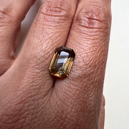 BESPOKE 4.69CT GREEN SAPPHIRE