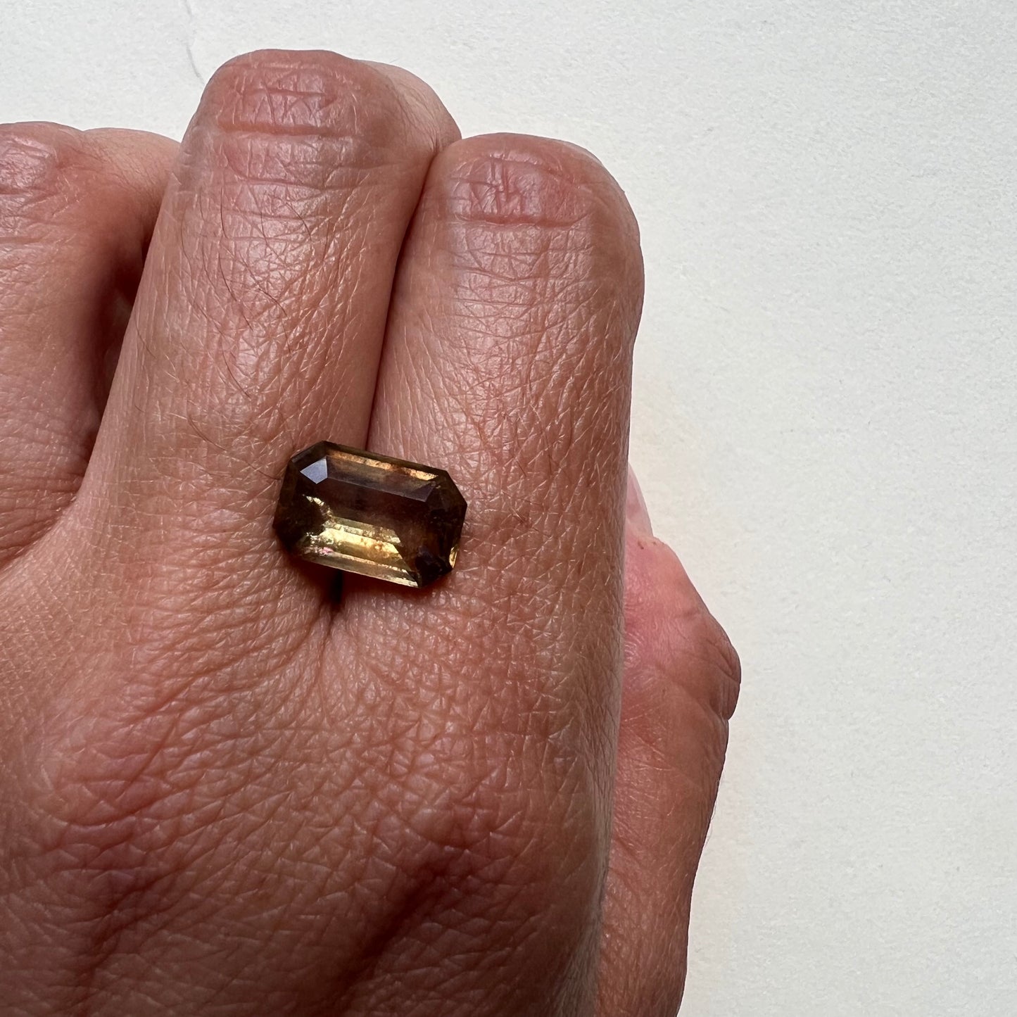 BESPOKE 4.69CT GREEN SAPPHIRE