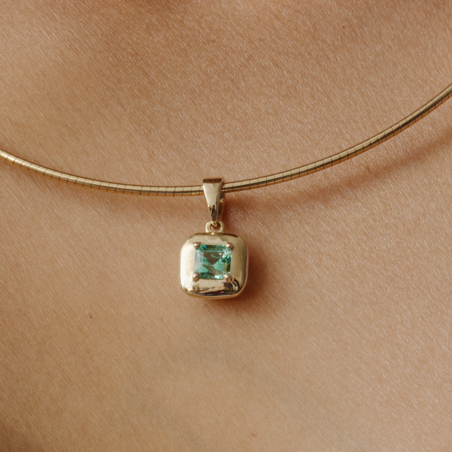 0.53ct Emerald Ripple Charm