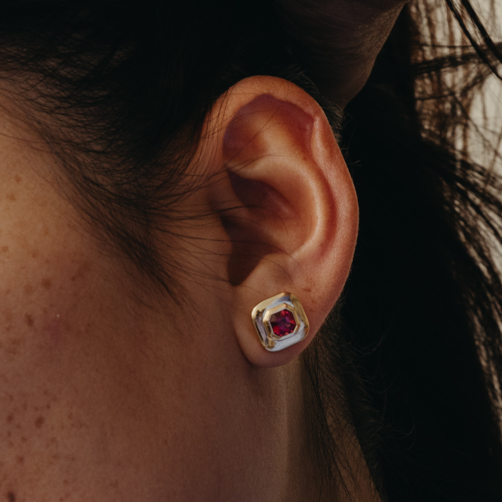 1.33tcw Garnet Ripple Stud Earrings