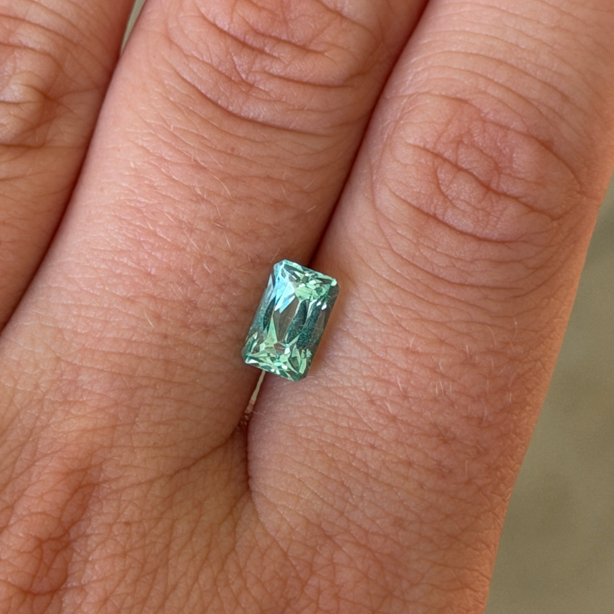 1.40ct Elongated Mint Beryl