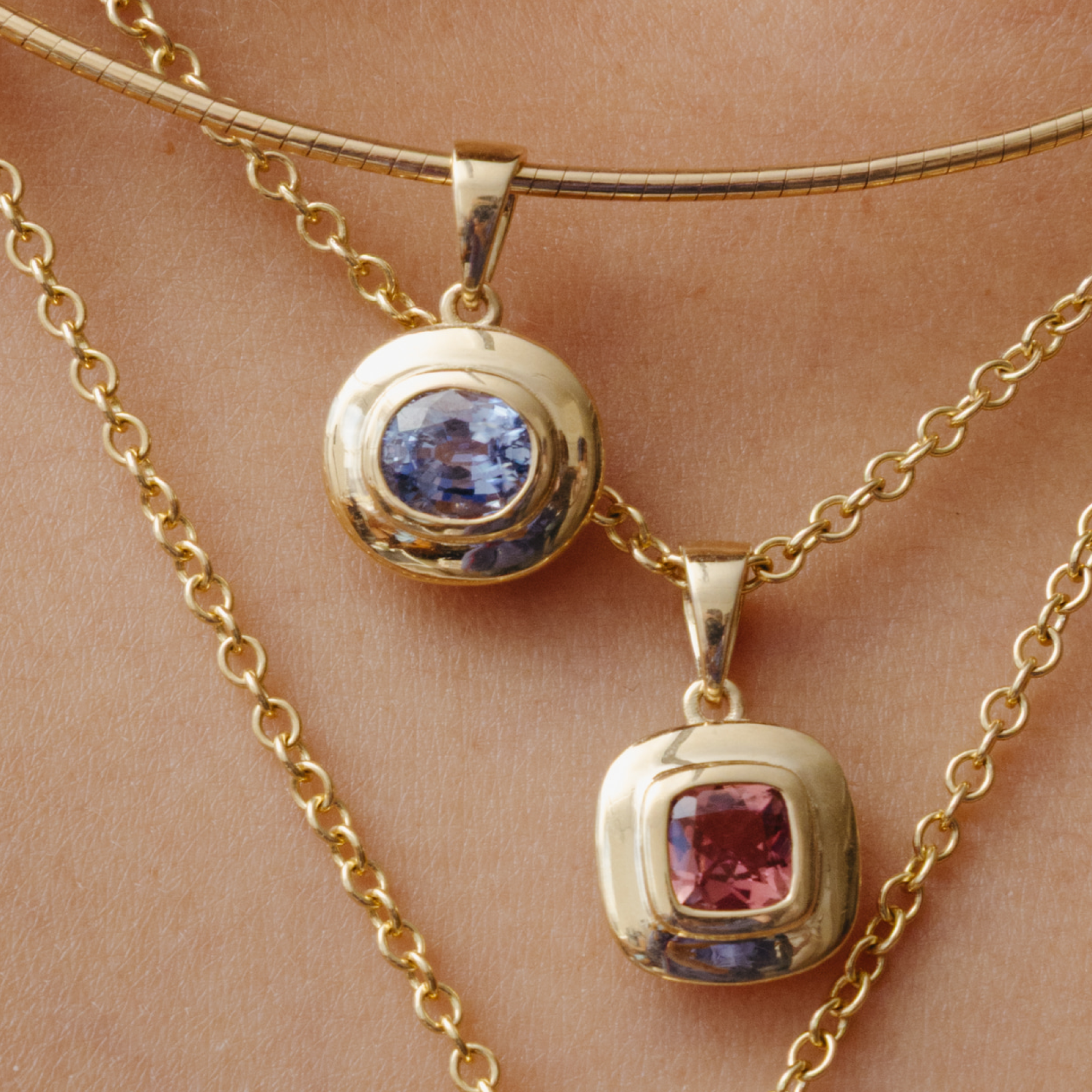 1.83ct Light Blue Sapphire Ripple Charm