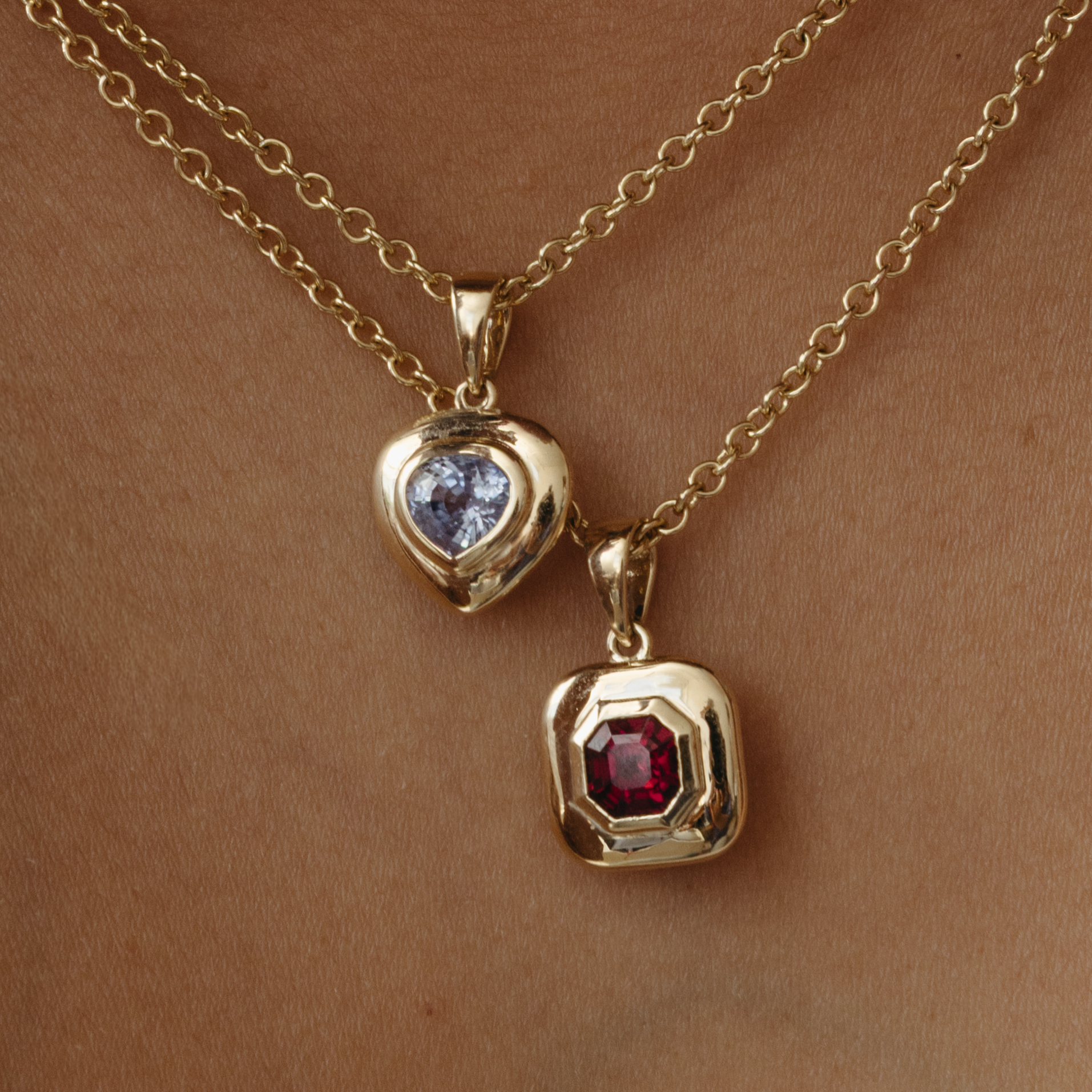 1.62 Sapphire Pear Ripple Charm