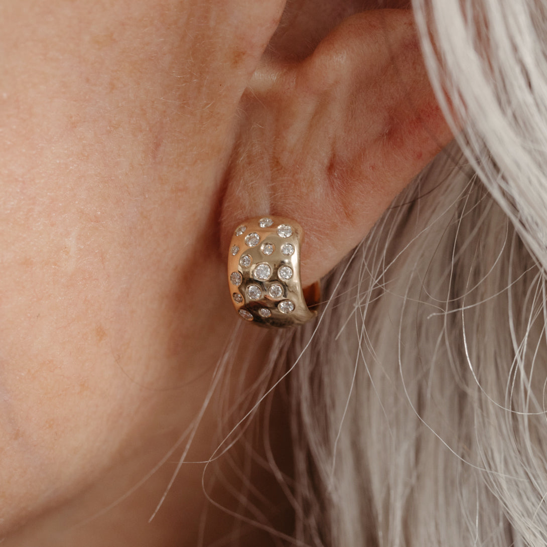 SCATTERED DIAMOND CLOUD HUGGIES