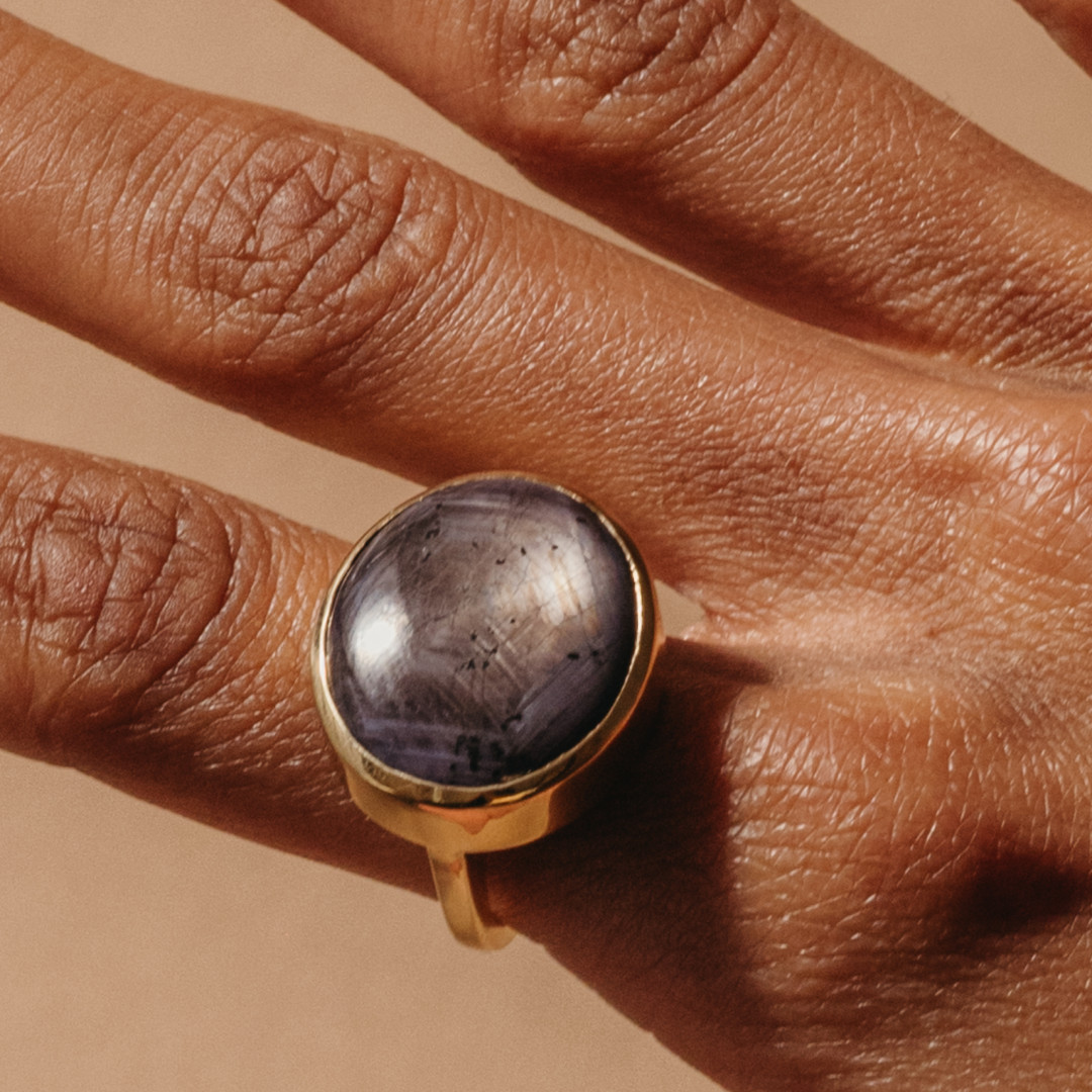 33.52ct Star Sapphire Cabochon Bezel Ring