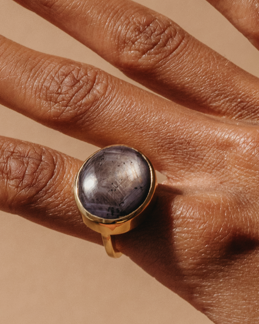 33.52ct Star Sapphire Cabochon Bezel Ring