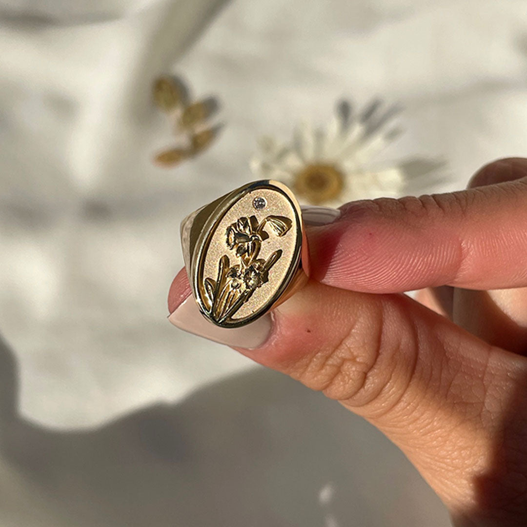 Signet shop ring flower