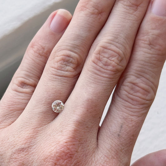 MINI BESPOKE RECYCLED ROUND DIAMOND RING