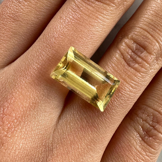 BESPOKE CITRINE EMERALD CUT RING