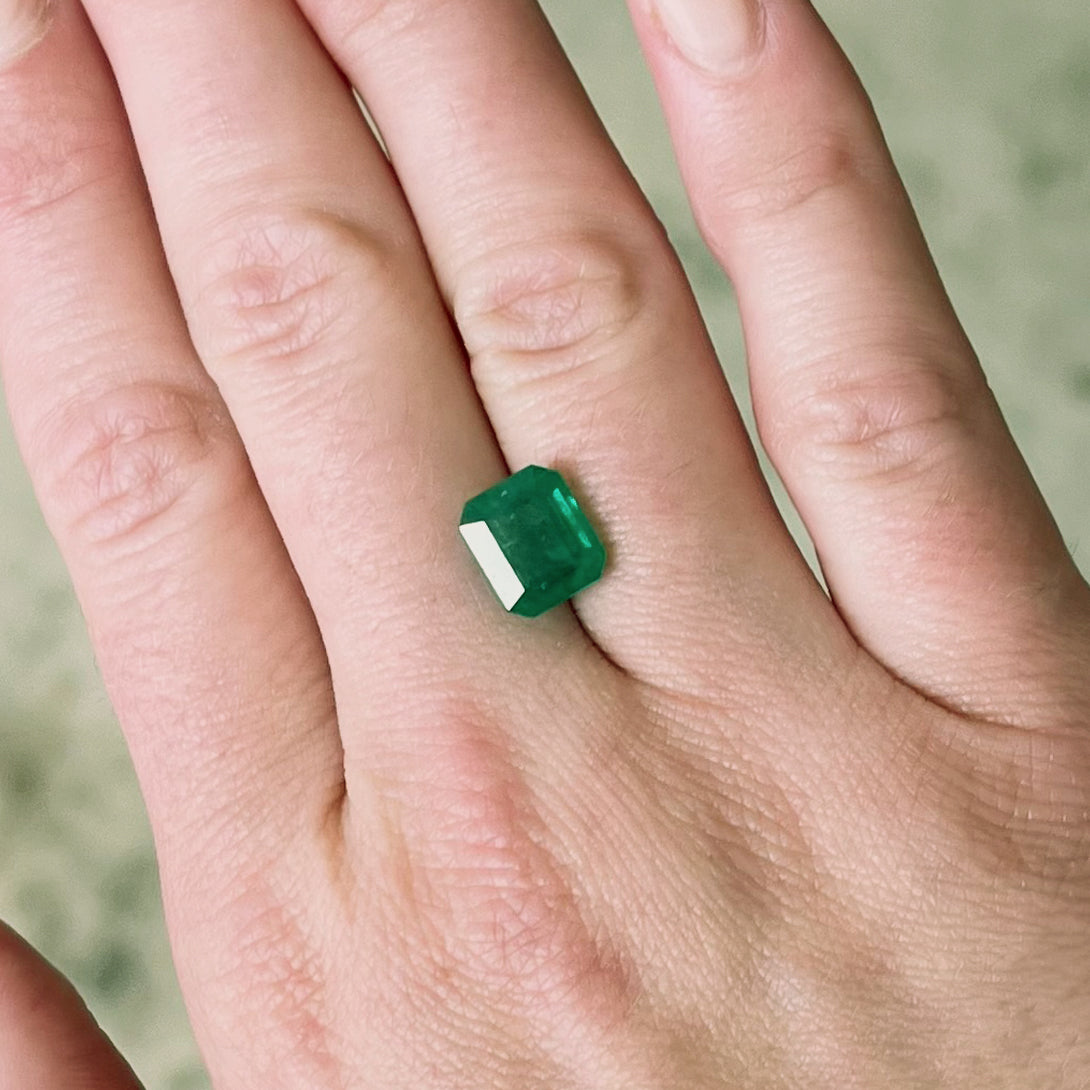 EMERALD SOLITAIRE RING