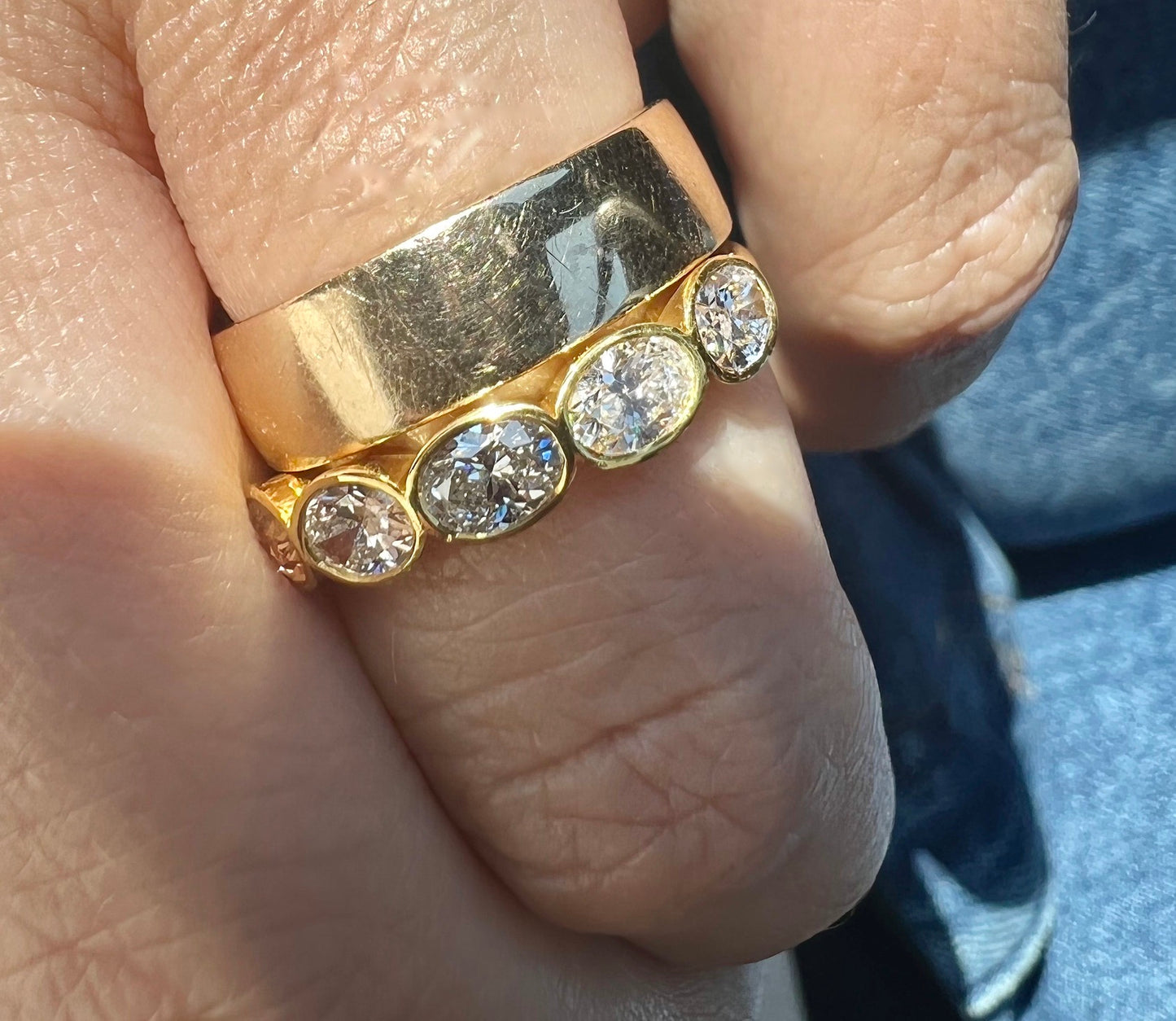 DIAMOND OVAL BEZEL RING