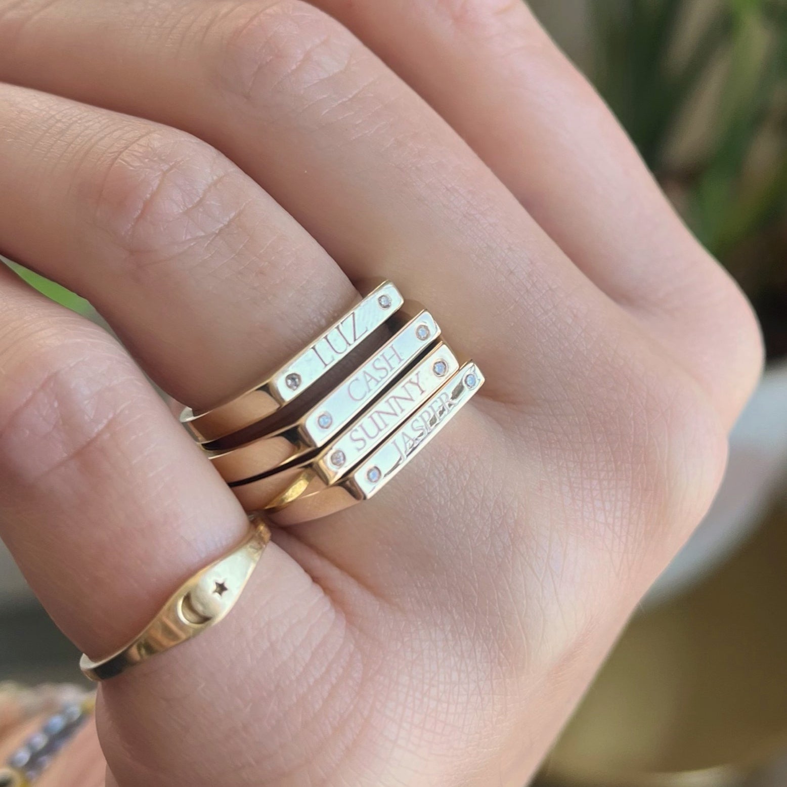 Engraved Bar Signet Ring – Starling